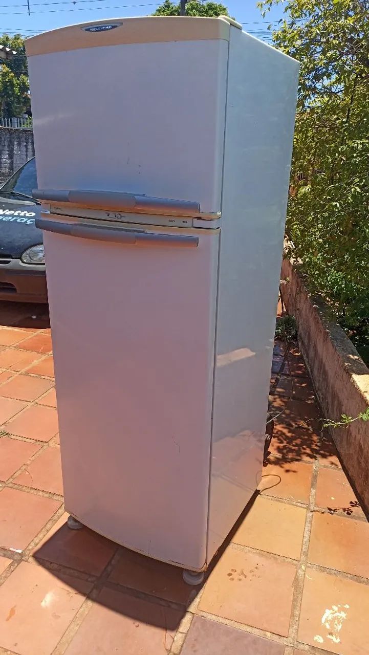 Geladeira Brastemp 340 litros Frost Free  - Foto 3