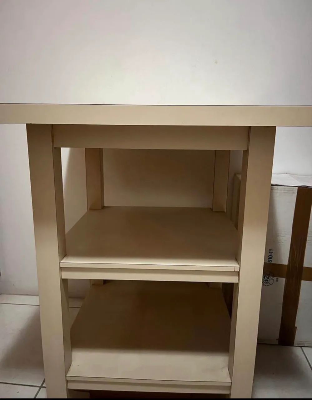 Mesa de apoio com tampo em mármore - elegante e atemporal - Foto 3