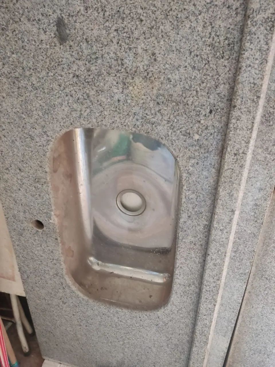 Pia com bancada em granito com cuba de inox - Foto 3