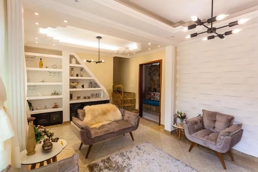 Casa à Venda - Concórdia, 5 Quartos, 300 m2 - Foto 2