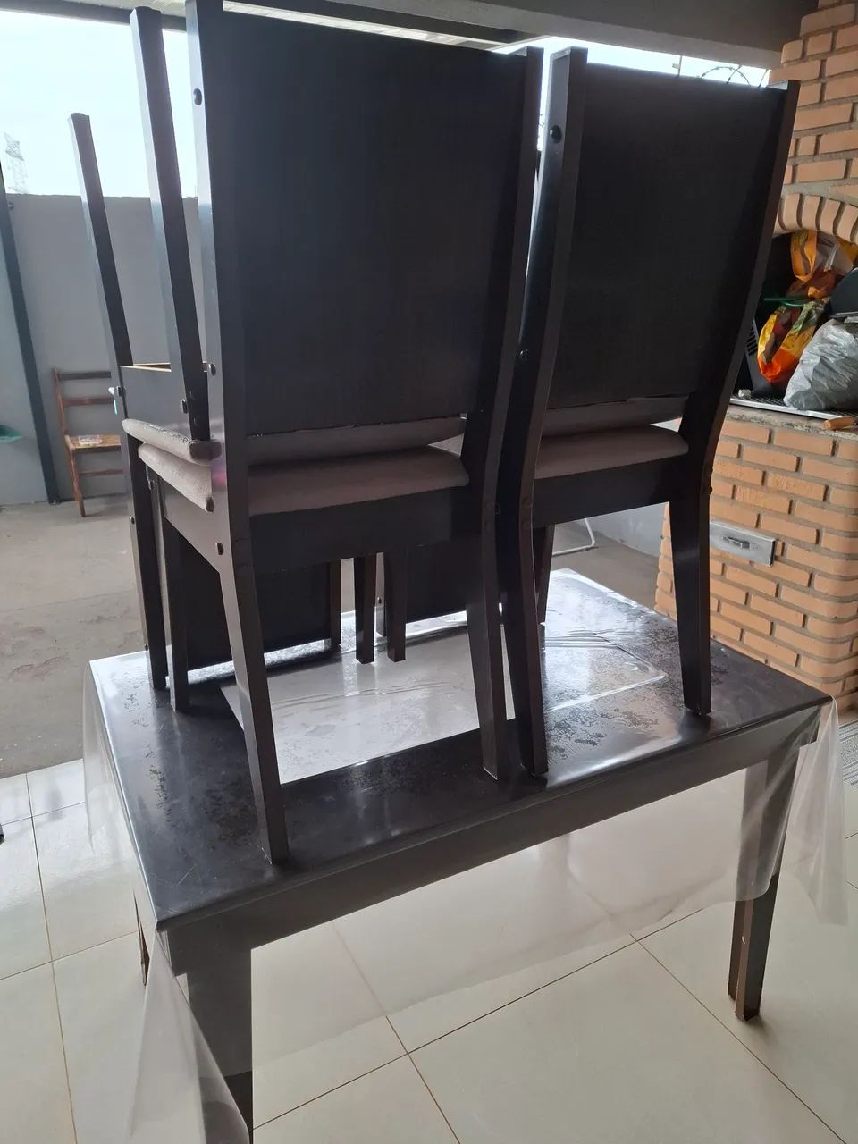 Mesa com 4 cadeiras