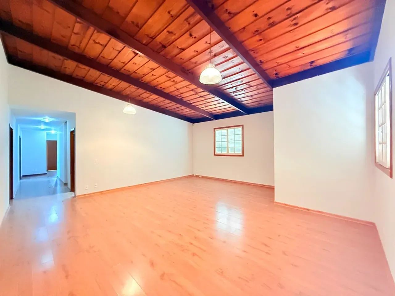 CASA LINEAR COM 03 SUÍTES EM CONDOMÍNIO FECHADO  CORUJAS - Foto 4