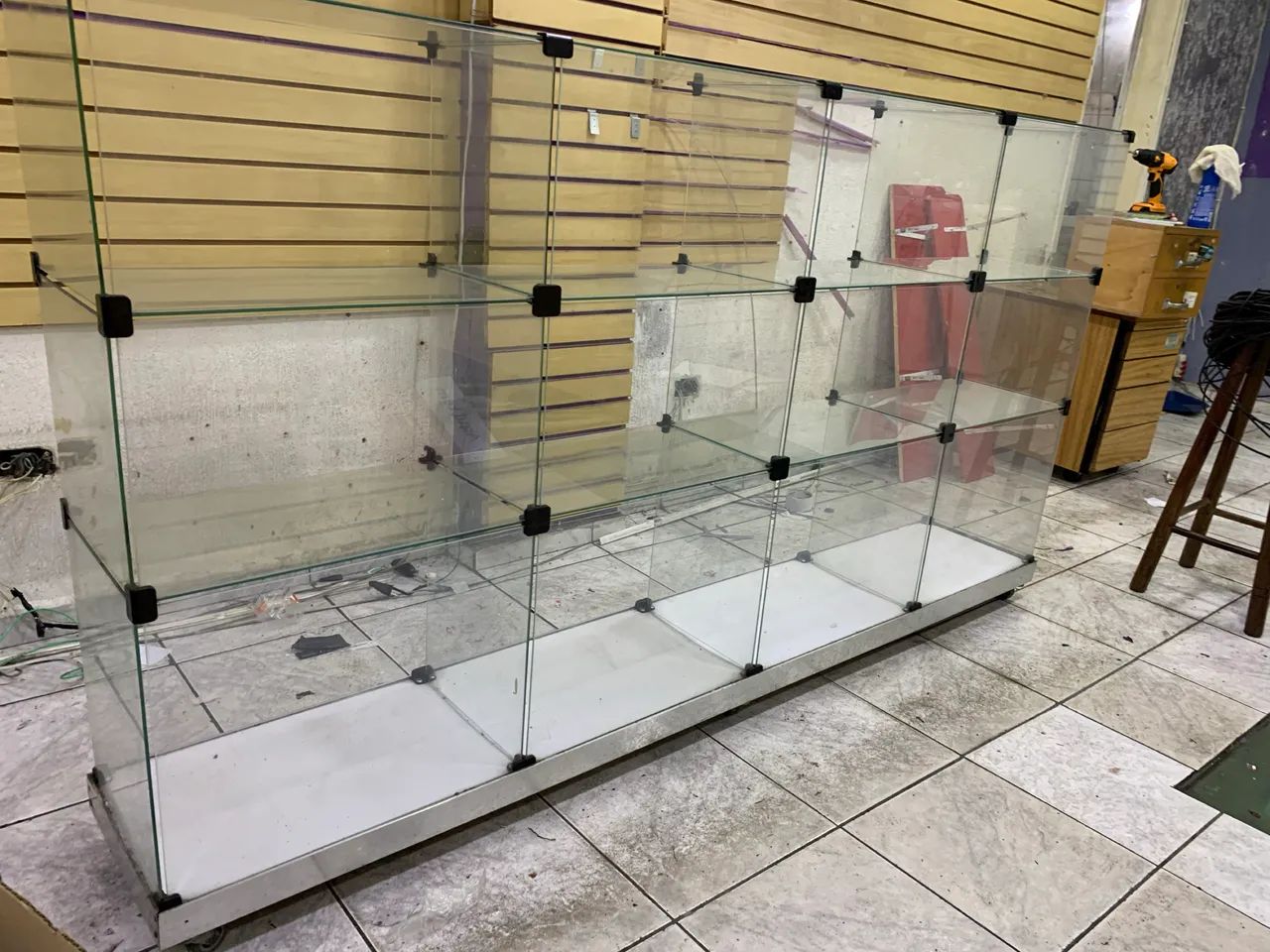 Balcão de vidro com rodinha  - Foto 3