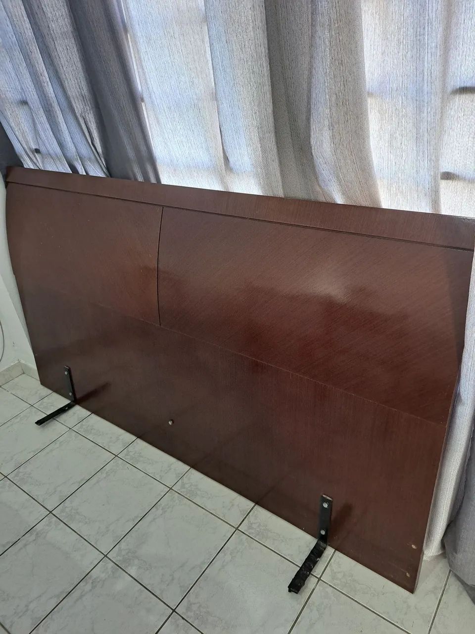 Cabeceira de cama tamanho Queen. Em madeira maciça. 