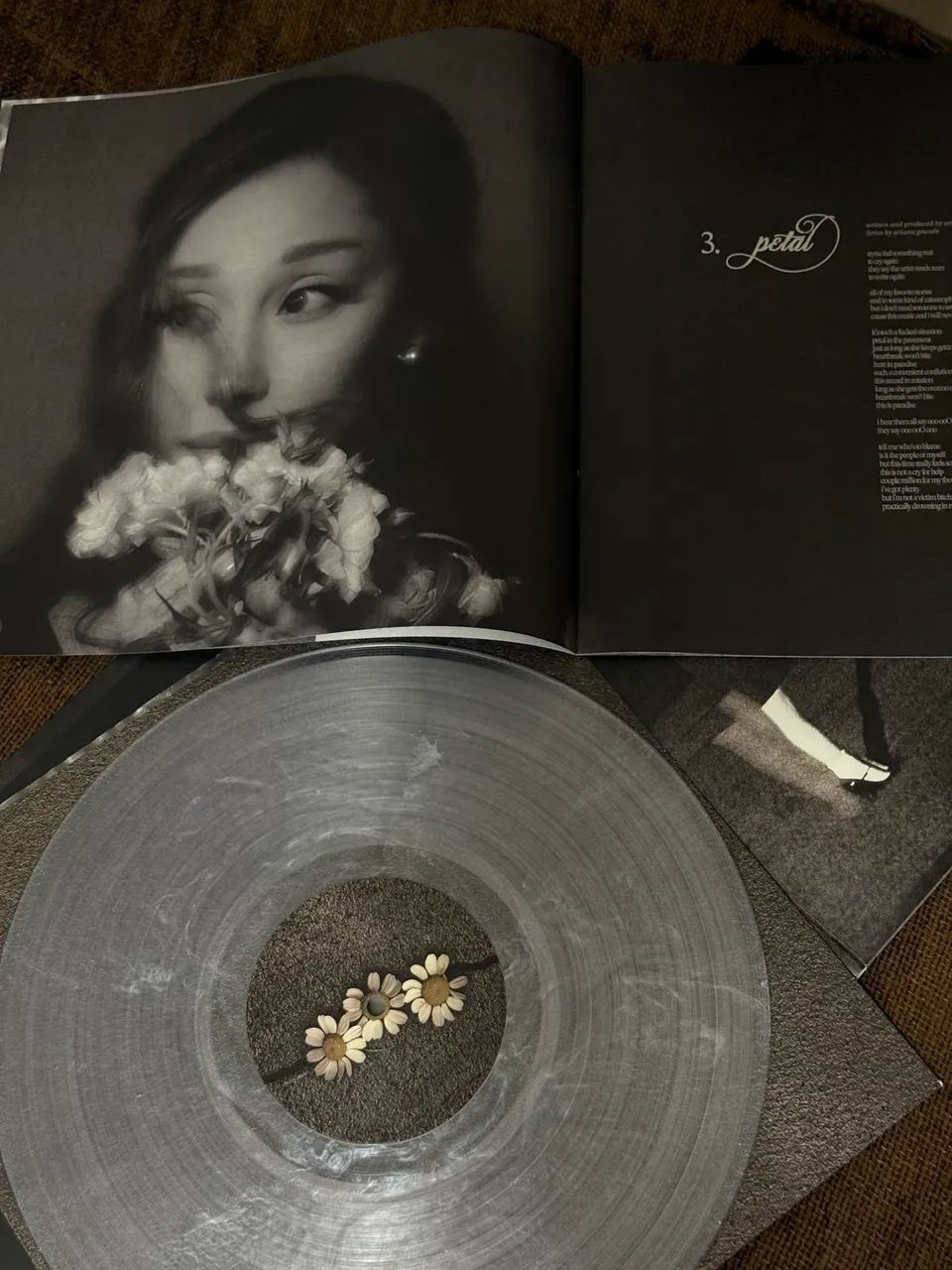 ariana grande - petal (disco de vinil) - Foto 4