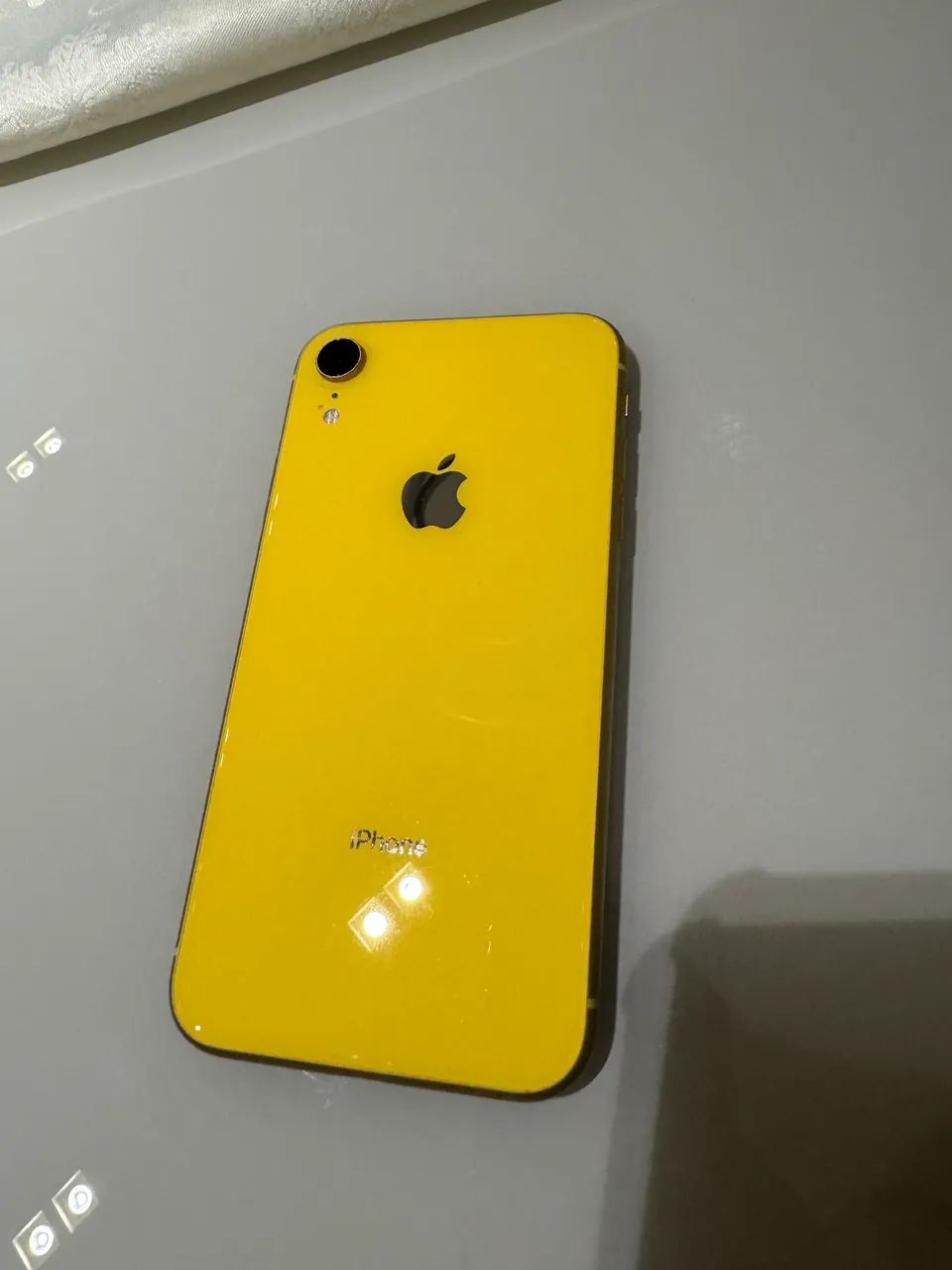 Iphone XR 64 GB Amarelo - Foto 2