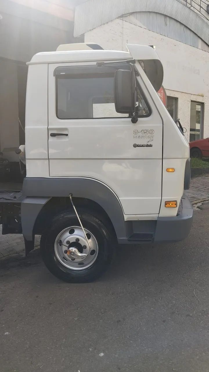 8-150 PLUS CUMMINS CHASSI - Foto 3