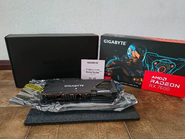 Placa de vídeo RX7600 Gigabyte OC 