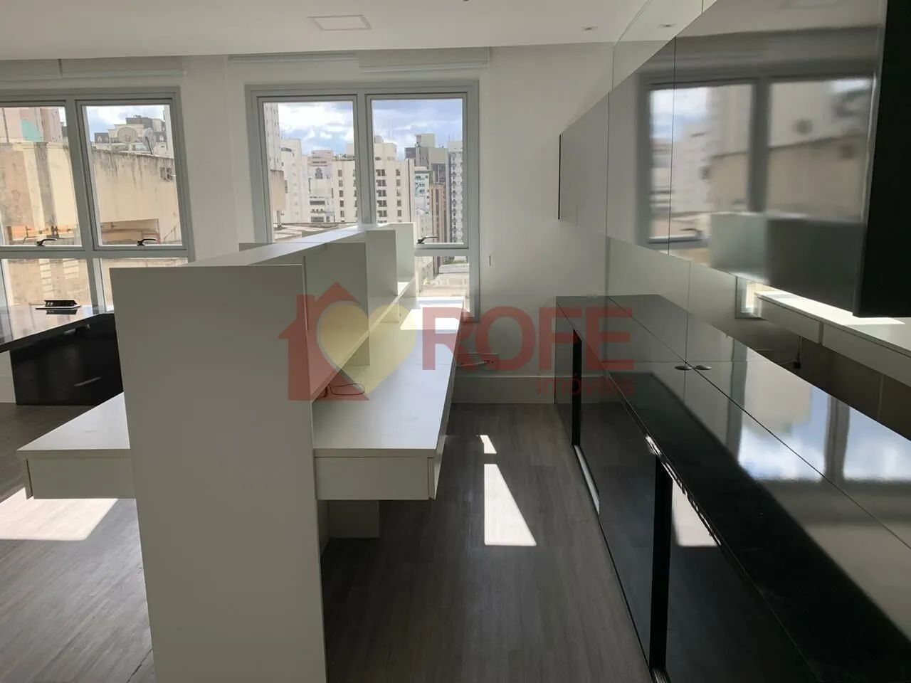 SALA COMERCIAL MOBILIADO Á VENDA COM 1 LAVABO ,1 VAGA DE GARAGEM EM MOEMA. - Foto 3