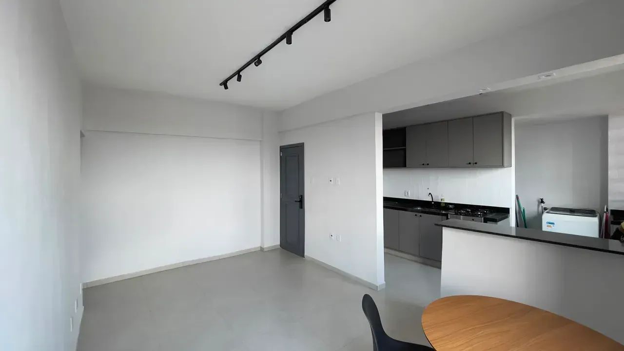 Apartamento à Venda no Edifício Jarbas Pereira com 2/4
