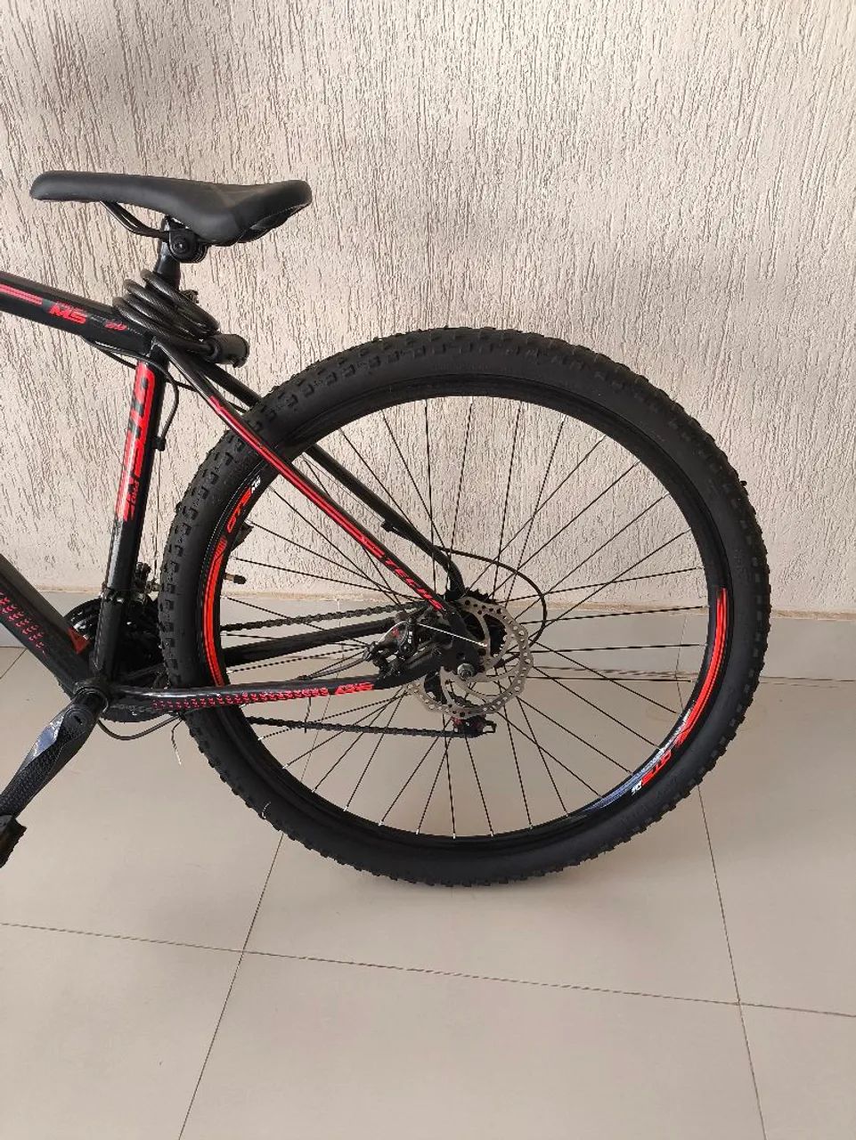 Bicicleta Aro 29 Excelente estado com NF-e  - Foto 4