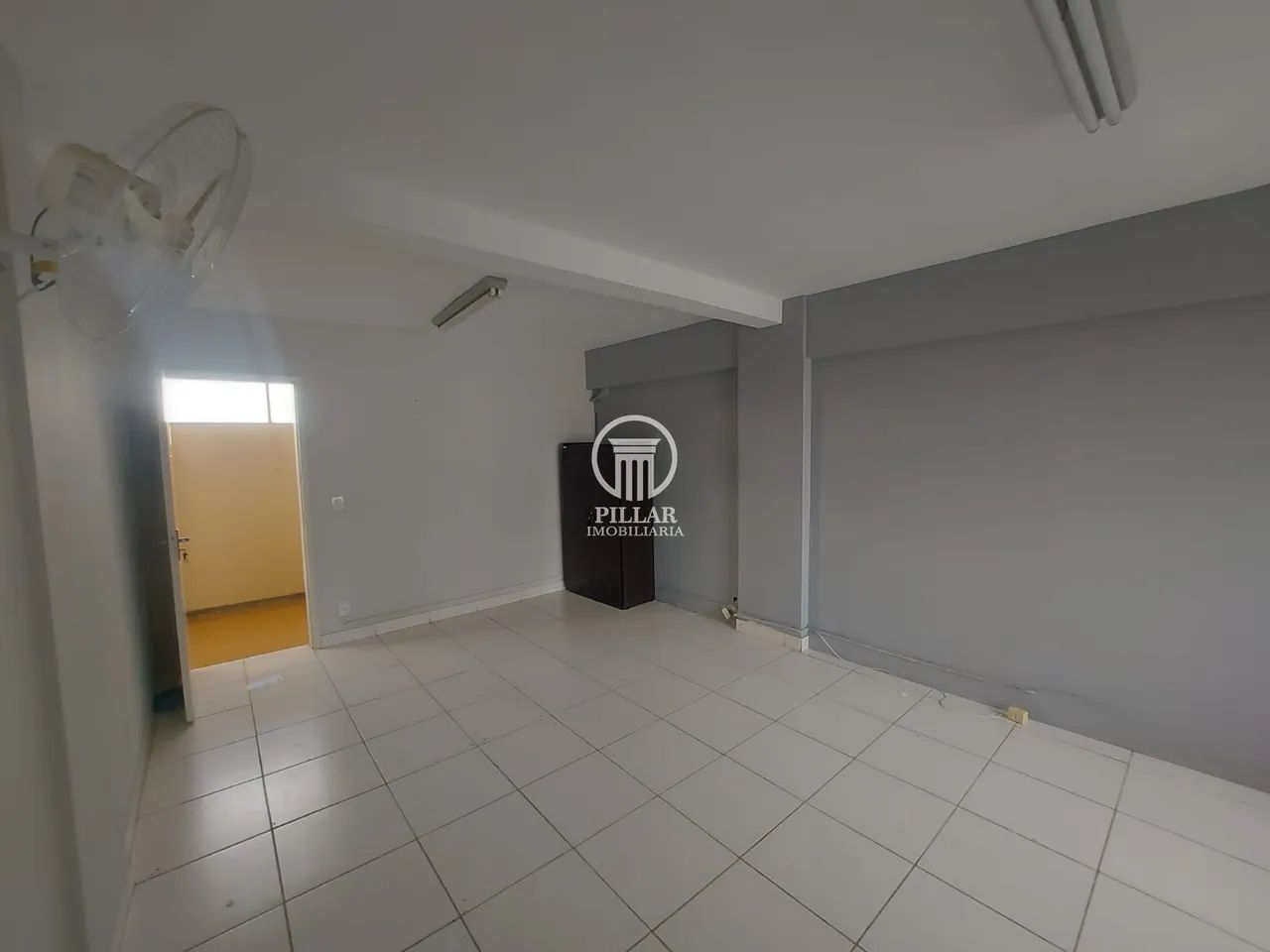 SALA COMERCIAL PARA LOCAÇÃO NO CENTRO  MONTES CLAROS/MG - Foto 2