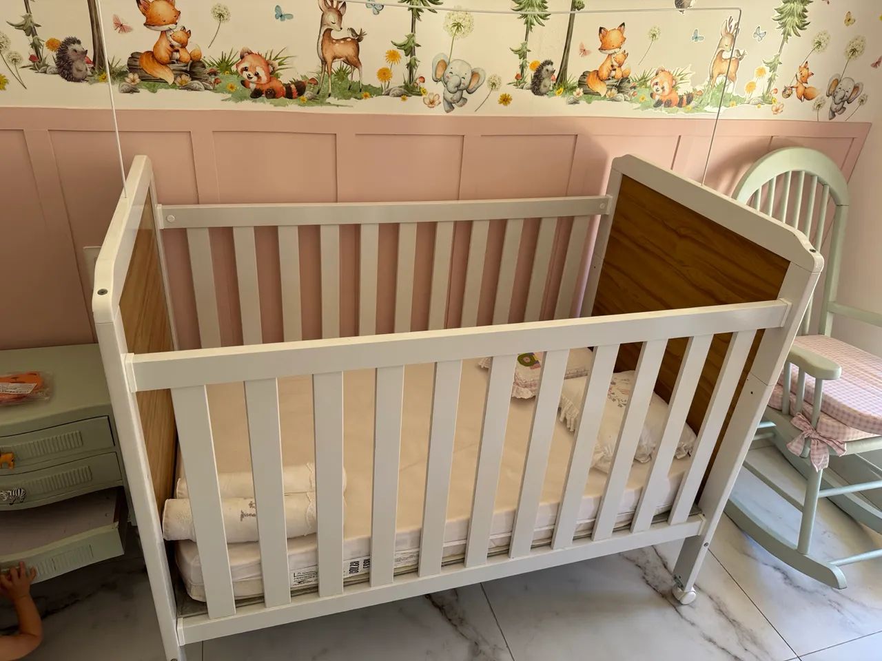 Berço Cloe 2x1 - Vira caminha - Foto 3