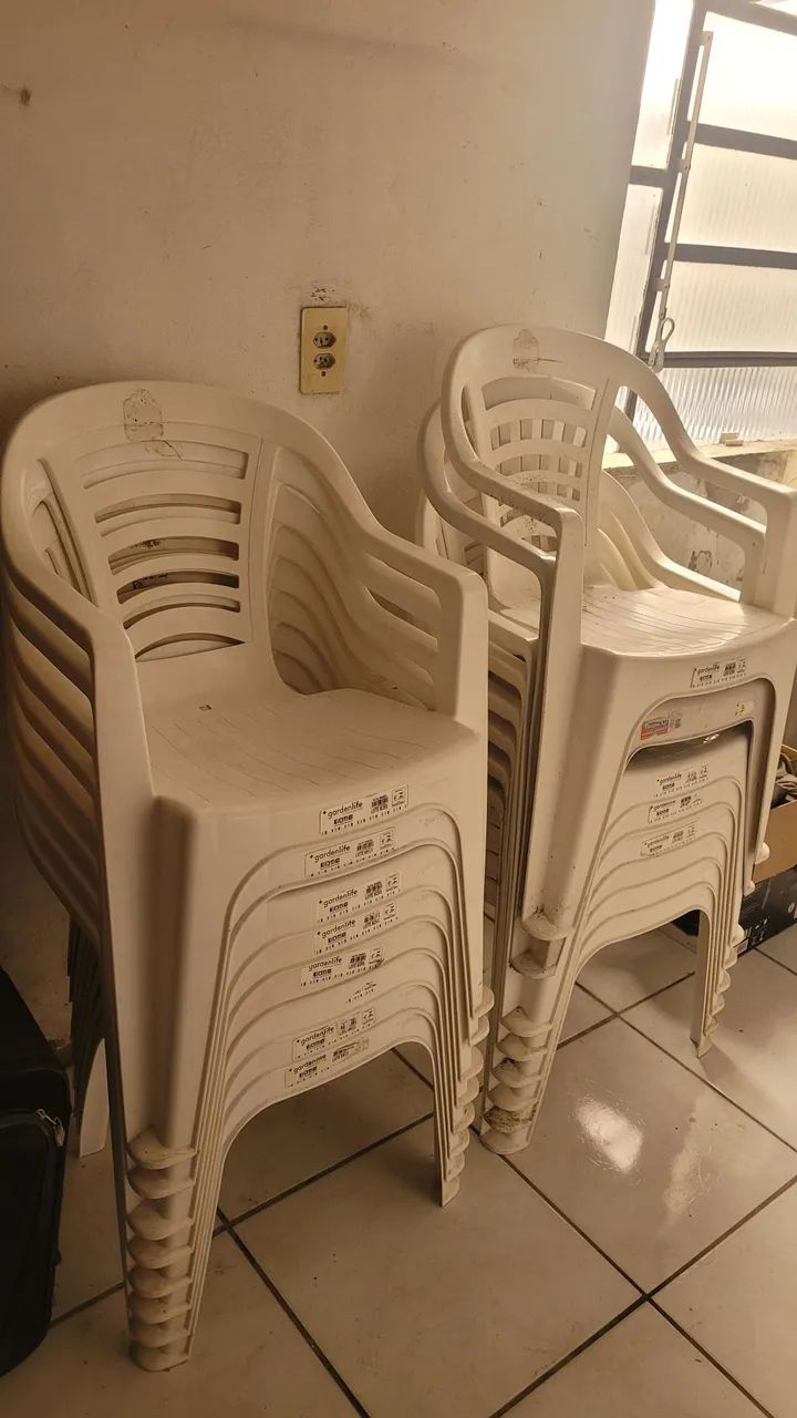 Cadeira plástico
