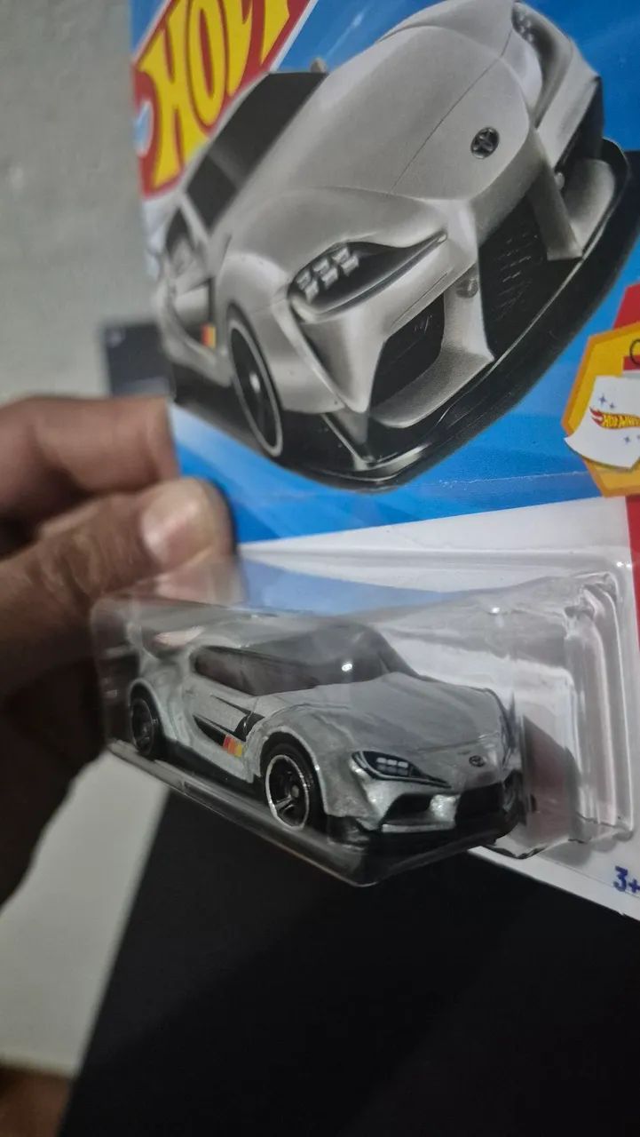 Dupla de Hw Neon Speeders e Toyota Supra - Brinquedos e Jogos