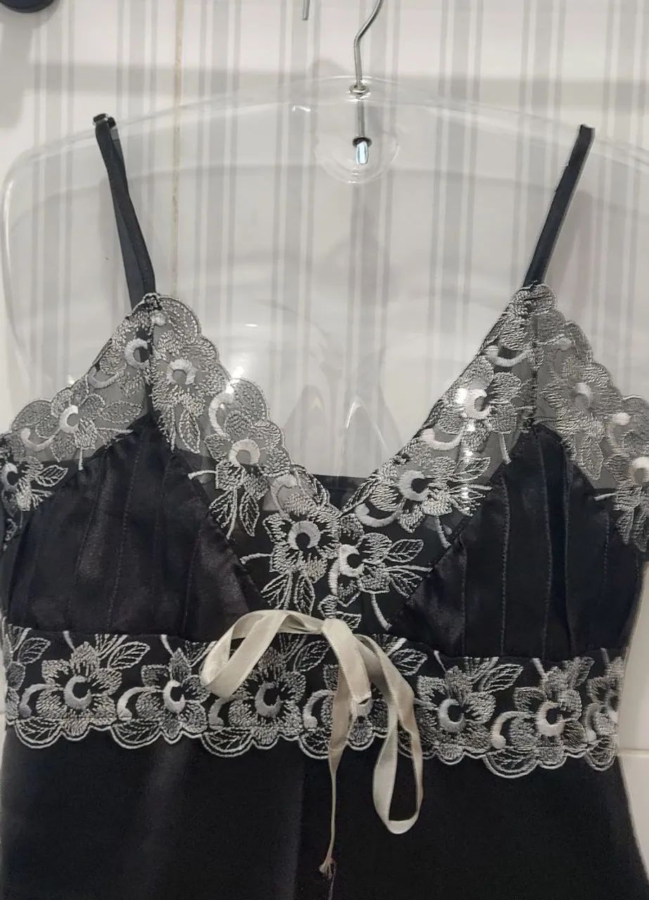 Brechó kit 2  Camisolas longa de luxo com renda 