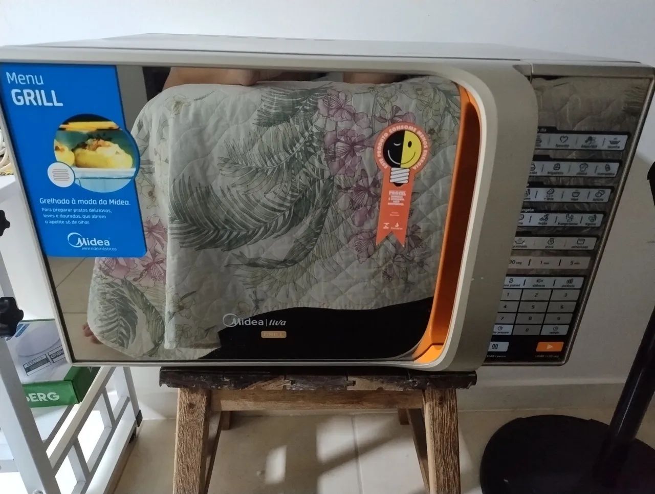 Microondas Midea com grill