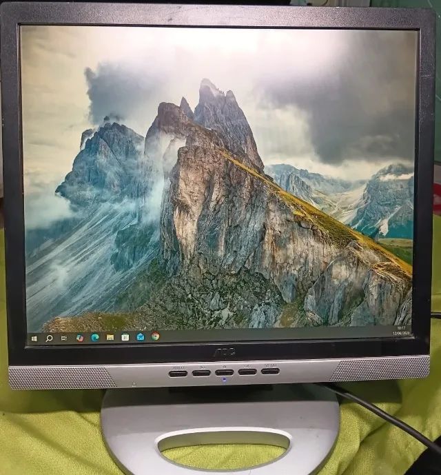 MONITORES LED AOC E POSITIVO - TESTADOS E FUNCIONANDO 100% - Foto 2