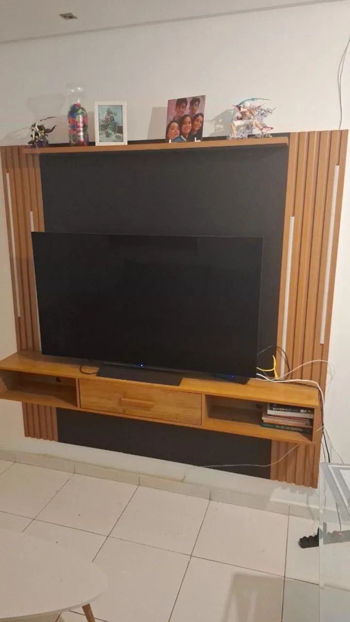 TV STAND WITH LARGE DRAWER (I'M MOVING AND NEED TO SELL)