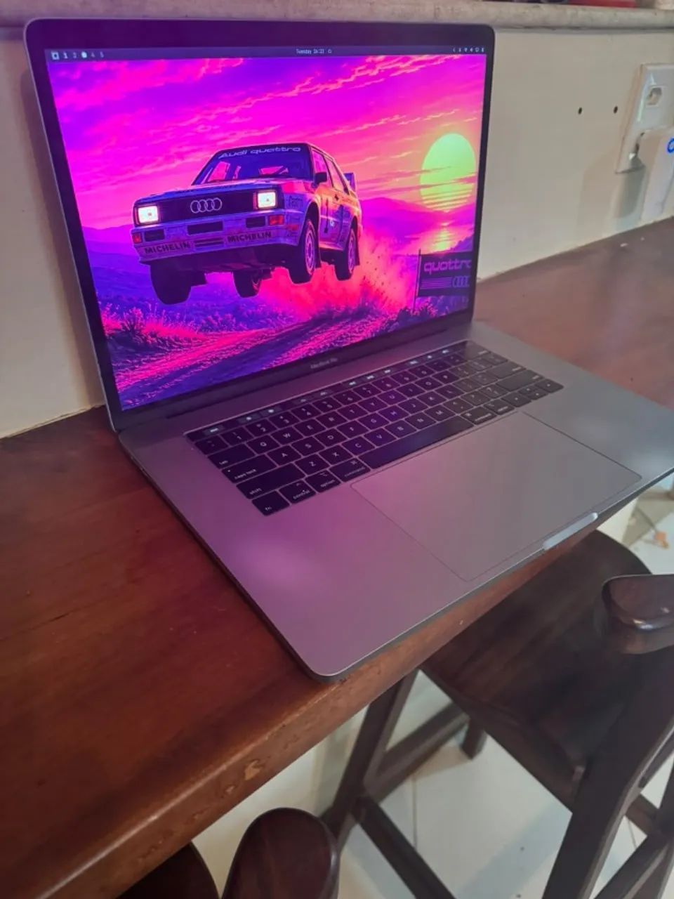 MacBook Pro 15" 2019 32 GB de RAM Com Omarchy Quattro Perfeito para vibe coding