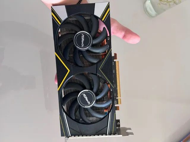 Rx 5500 Xt 4gb com defeito  - Foto 4
