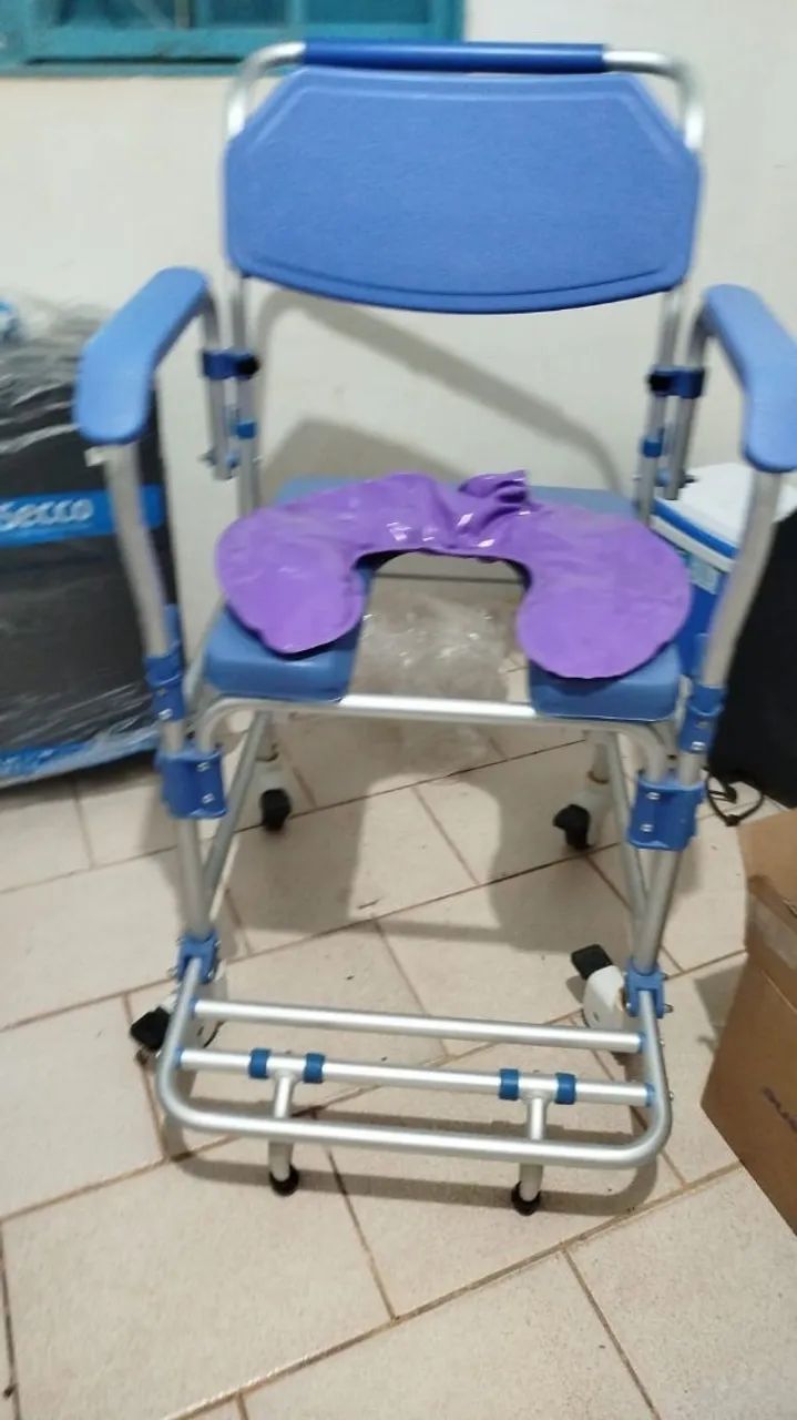 Cadeira higiênica  - Foto 3