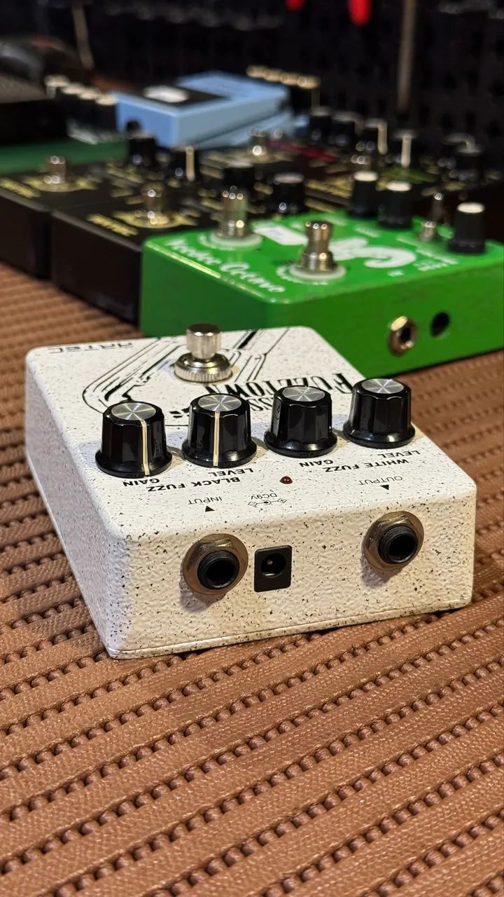 Pedal Fuzztown Classic Artec - Instrumentos musicais - Santa Maria