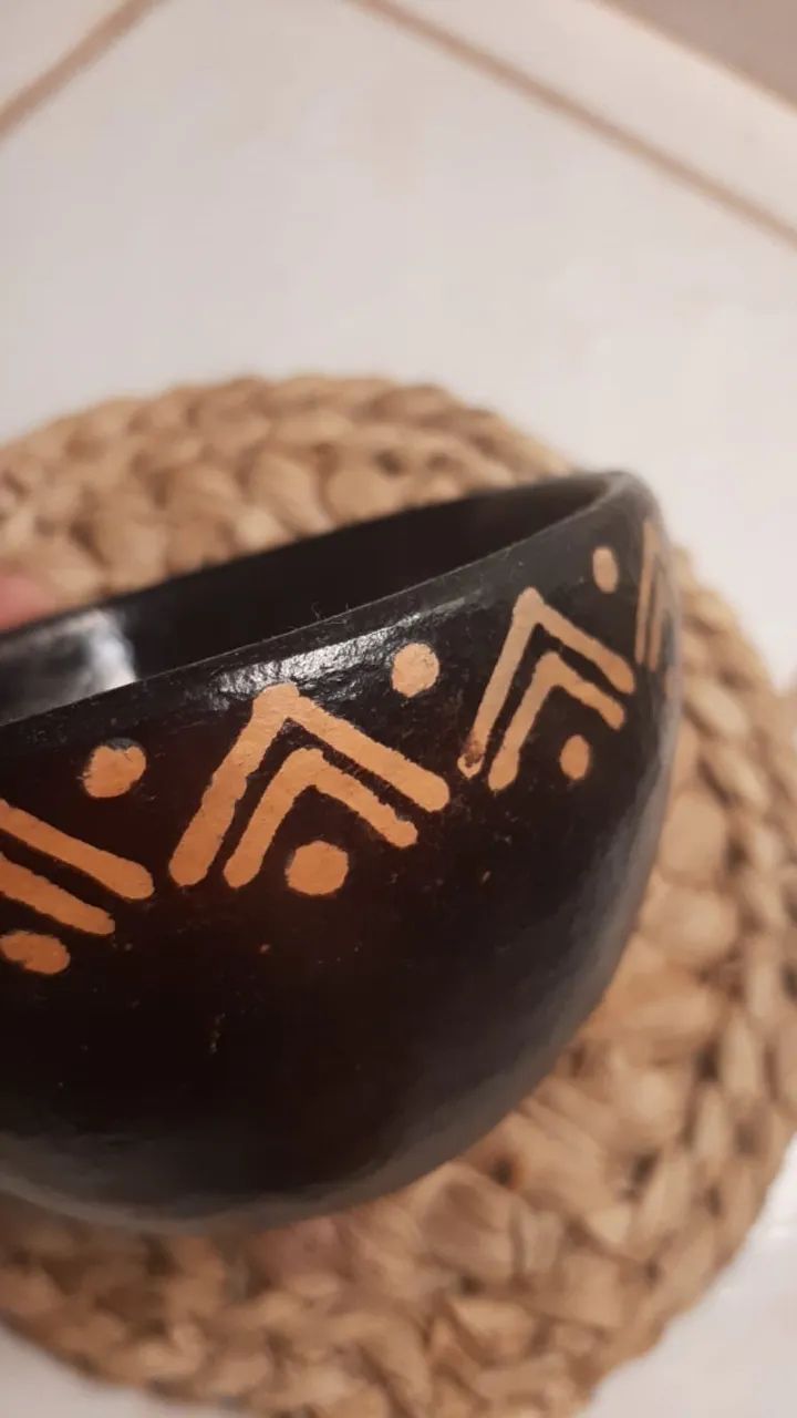 Cumbuca de cerâmica indígena
