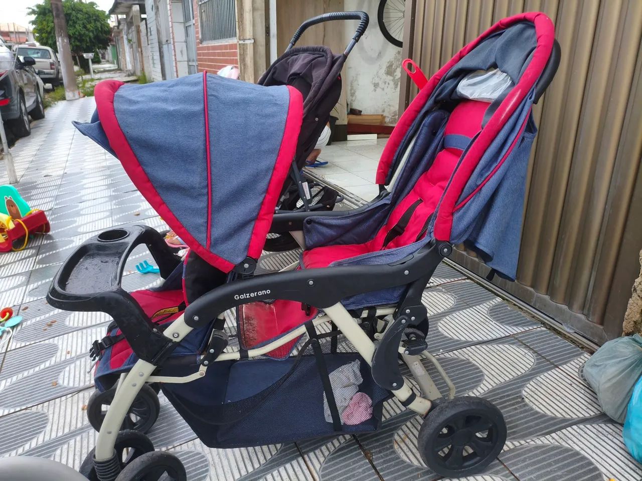 Carrinho para gêmeos - trenzinho - Galzerano - modelo doppio - Foto 2