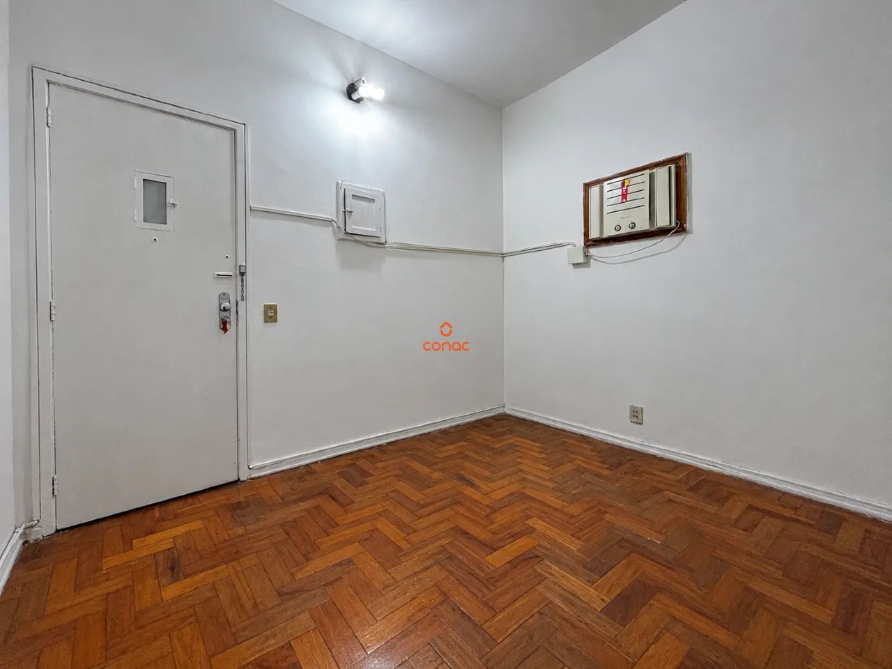 Sala Comercial Mobiliada de 18m² no Catete com Vaga - Foto 2