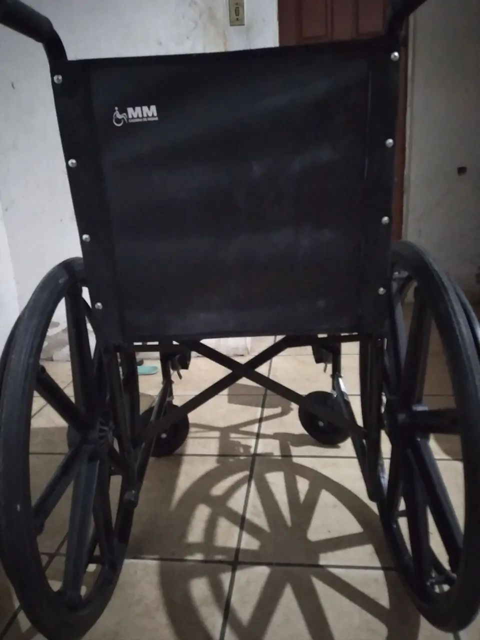 Vendo 1 cadeira de rodas  - Foto 5