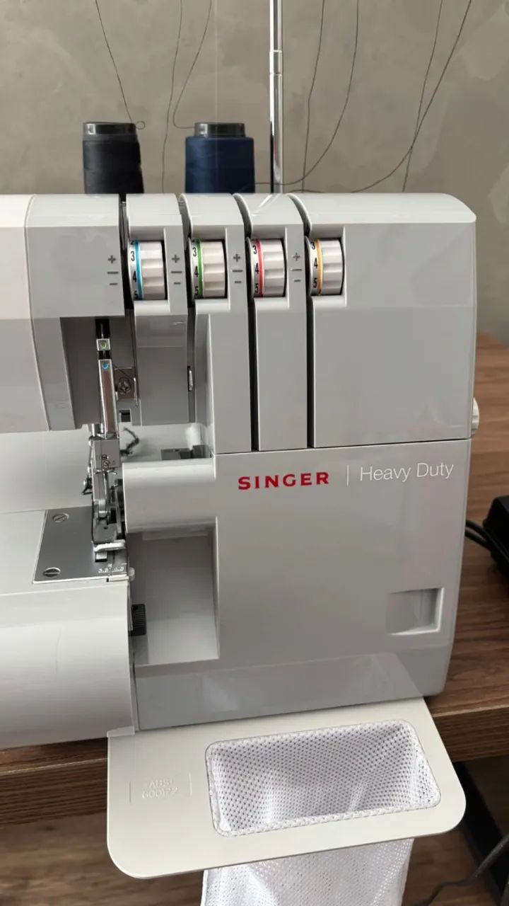 Máquina Costura Singer Overlock Heavy Duty completa na caixa poquíssimo usada - Foto 4