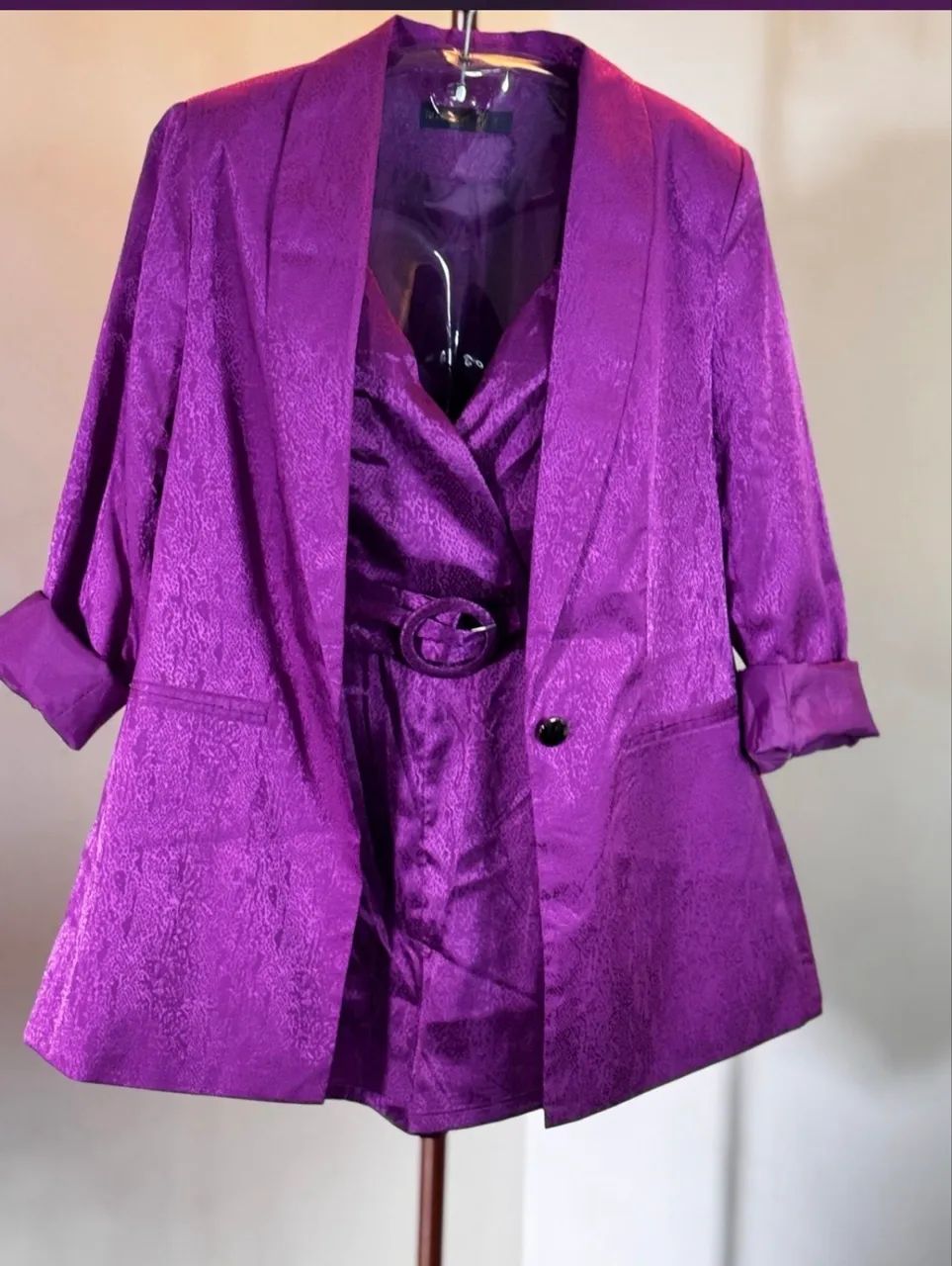 Conjunto de alfaiataria macacão curto com blazer  - Foto 5