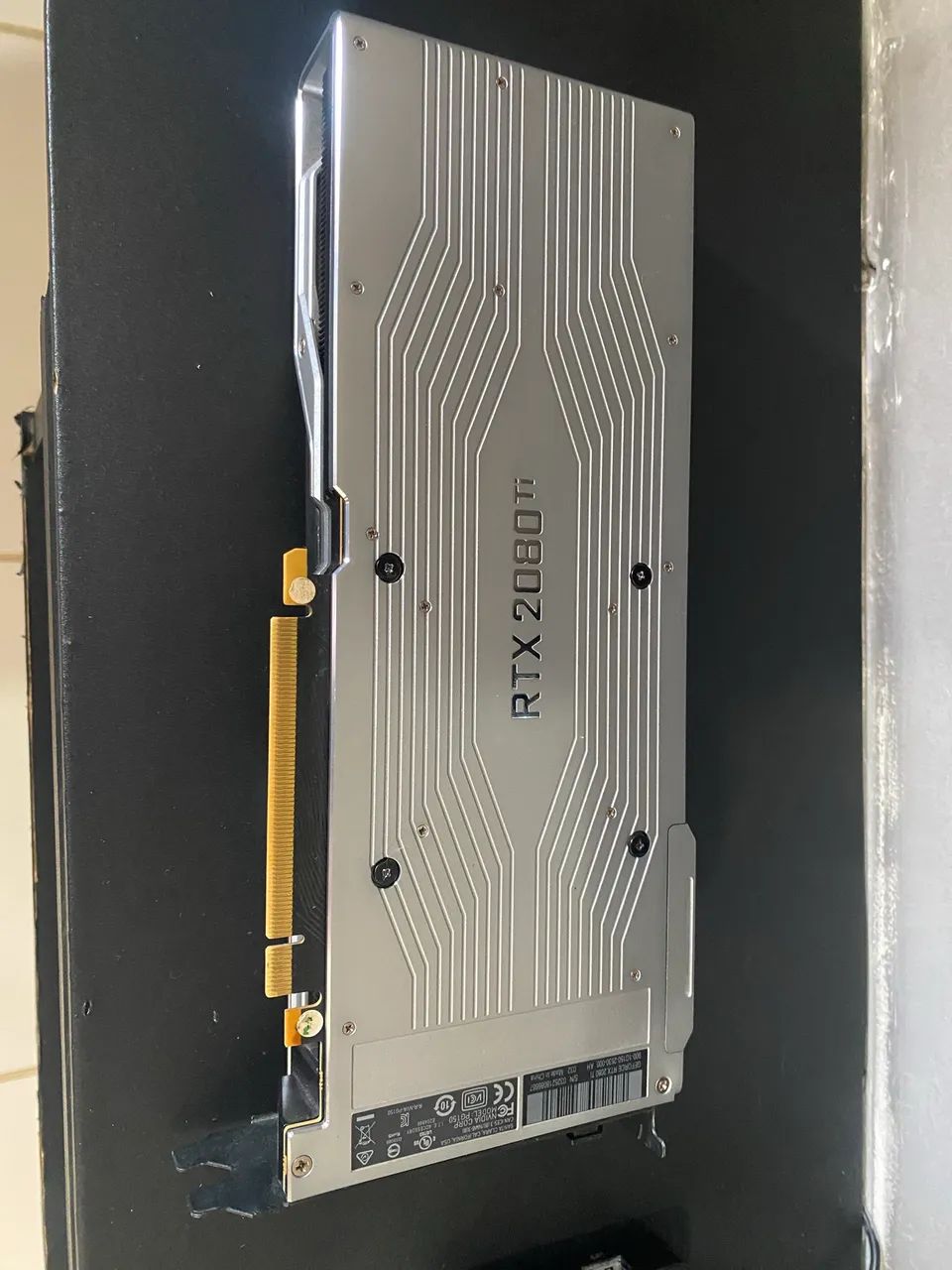 Placa de vídeo 2080 ti founders edition - com artefato - Foto 4