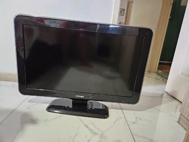 TV Philips 32 polegadas com painel LCD. Linda imagem - Foto 3