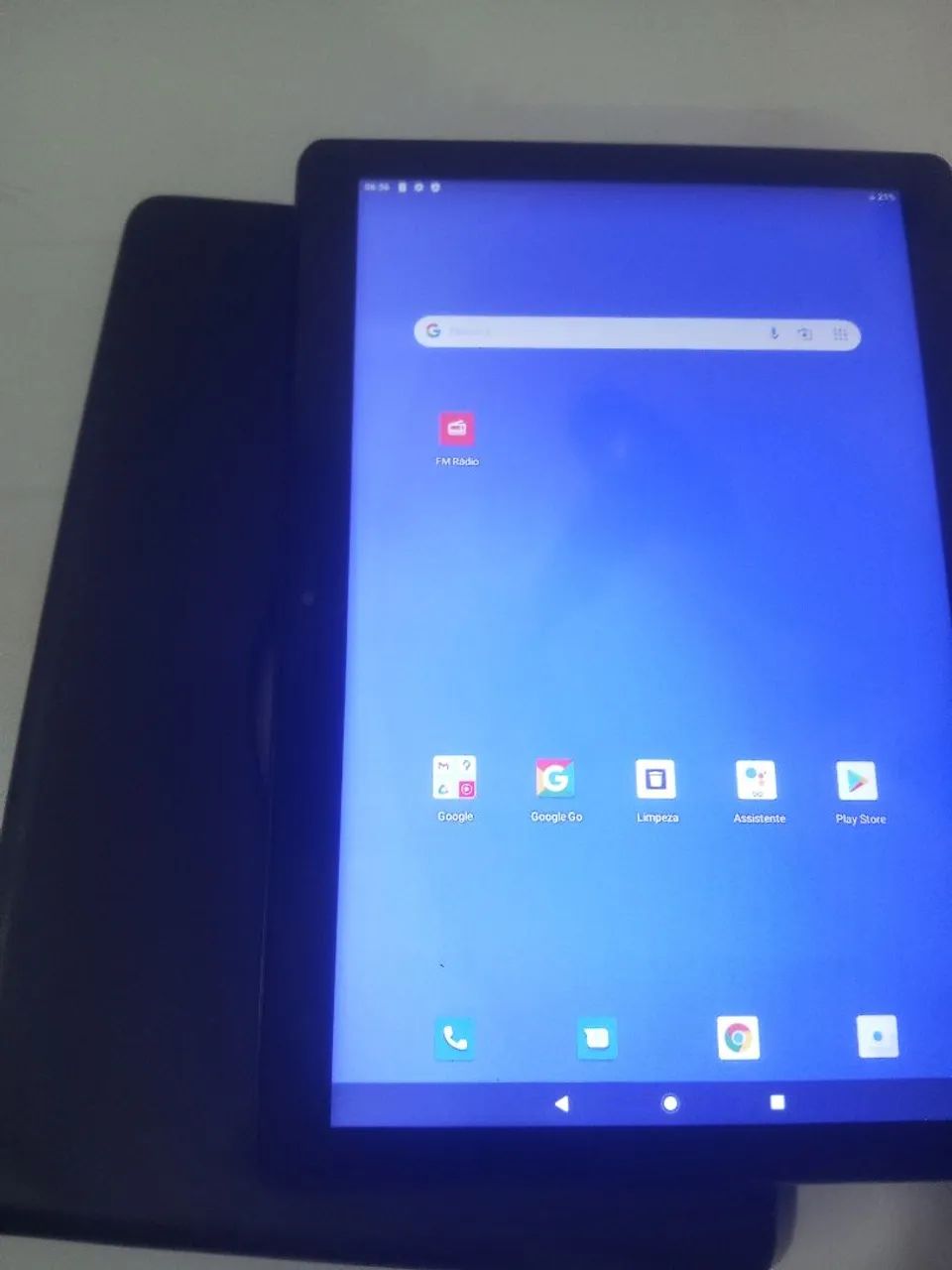 vendo tablet M10 32 GB com cabo do carregador e capinha 