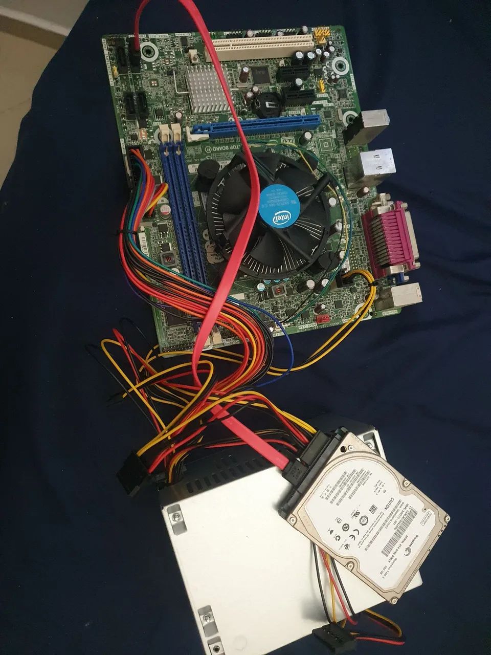 Placa Mãe com fonte, HD e processador
