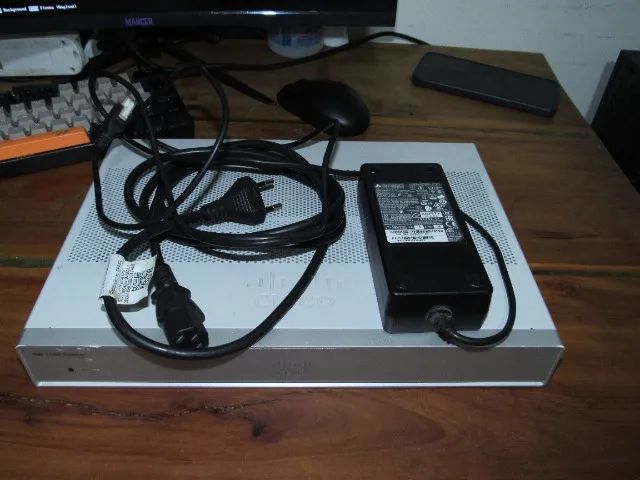 Roteador Cisco ISR 1100 C1111-4P, com fonte 12v - Foto 3