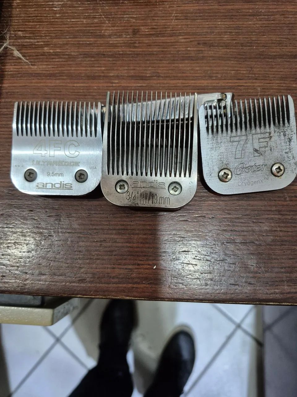 Máquina de tosa Andis 220v e 3 lâminas