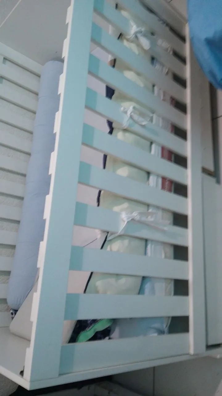 Berço com colchão 