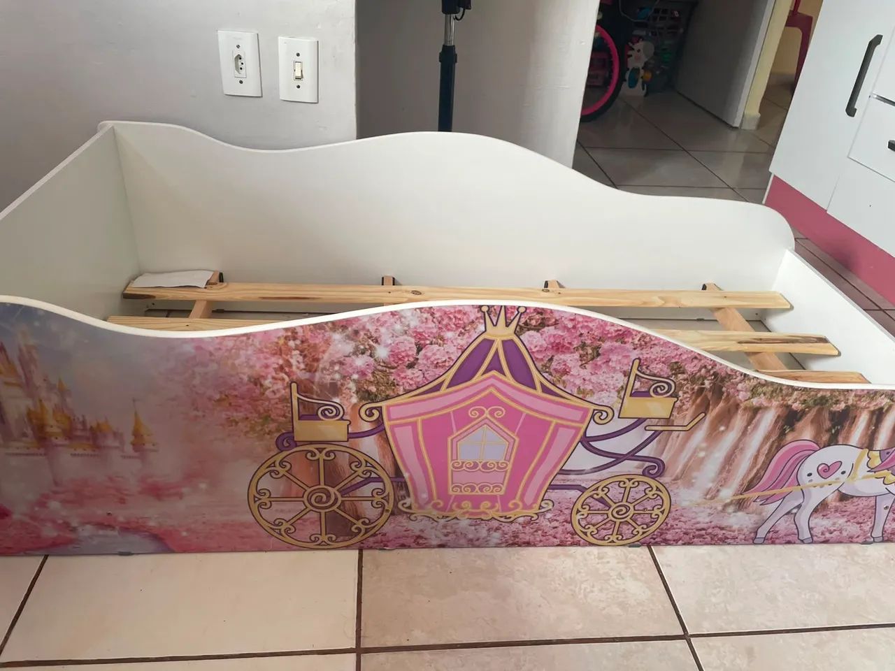 CAMA INFANTIL DE PRINCESA ACOMPANHA COLCHÃO  - Foto 2
