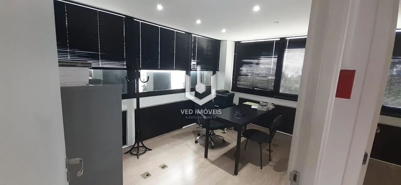 Conjunto Comercial na Chácara Santo Antônio de 65m², próximo à estação Borba Gato.