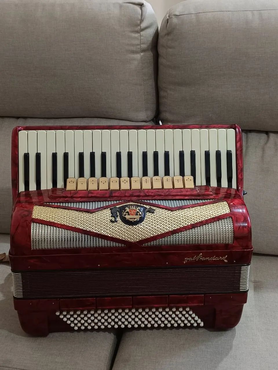 Acordeon Royal Standart 120 baixos R$ 9.800 - Foto 3