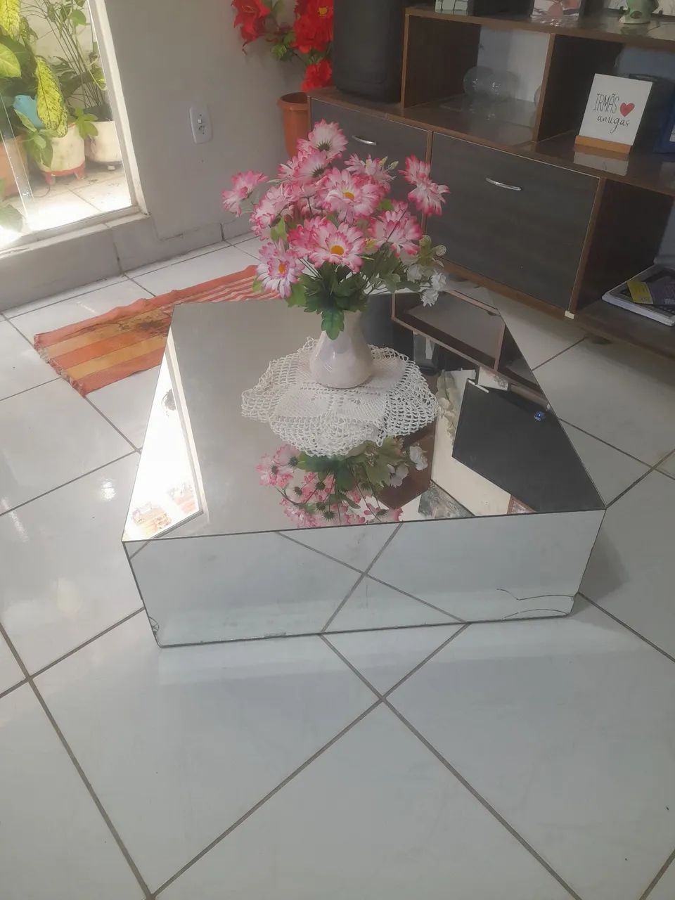Vendo mesa de centro 80×80 ×30  toda espelhada em perfeito estado  - Foto 3
