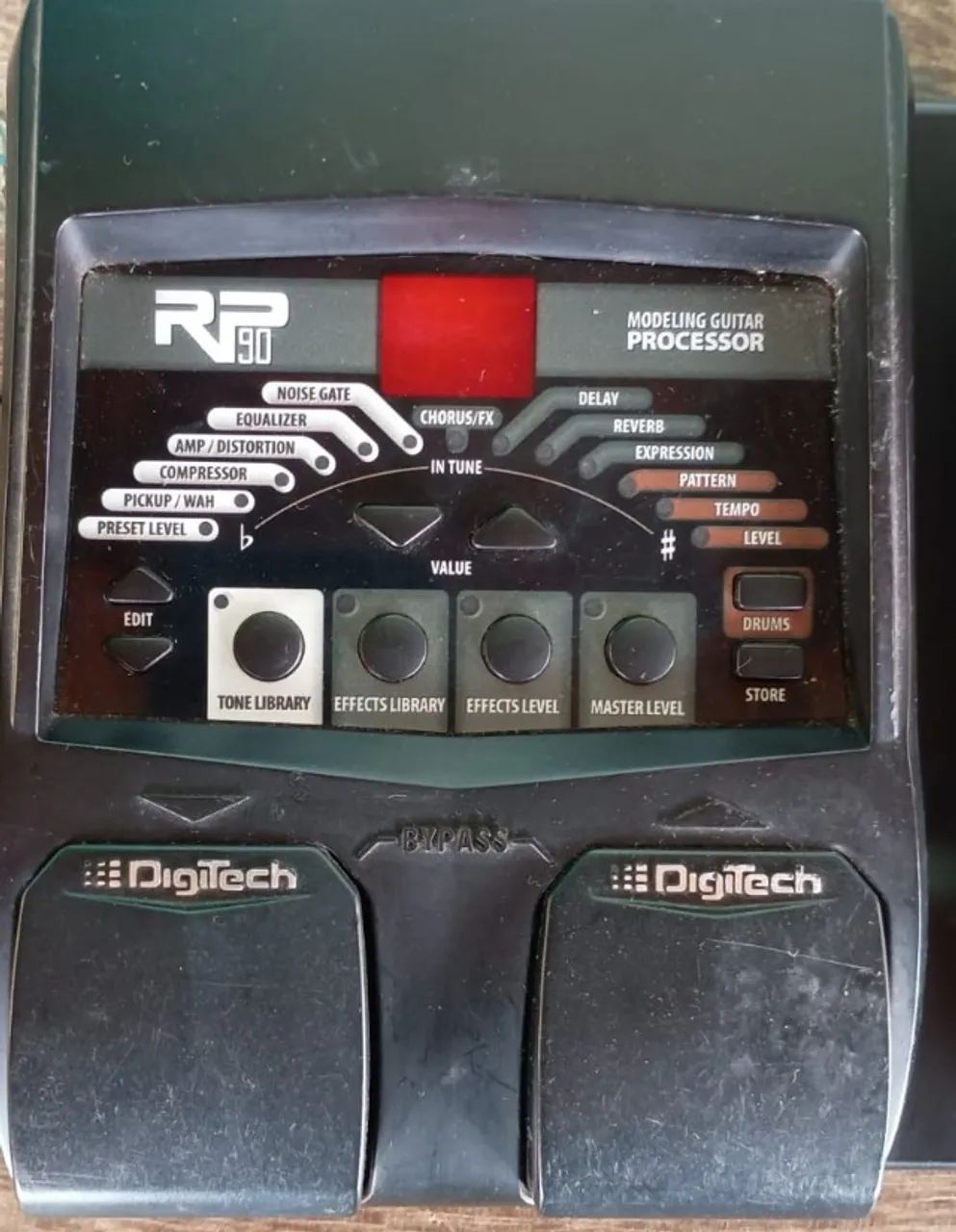 Pedaleira Digitech RP90 - Foto 2