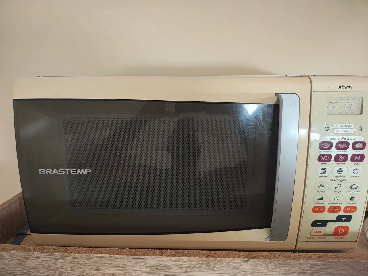 Vende-se Microondas Brastemp 