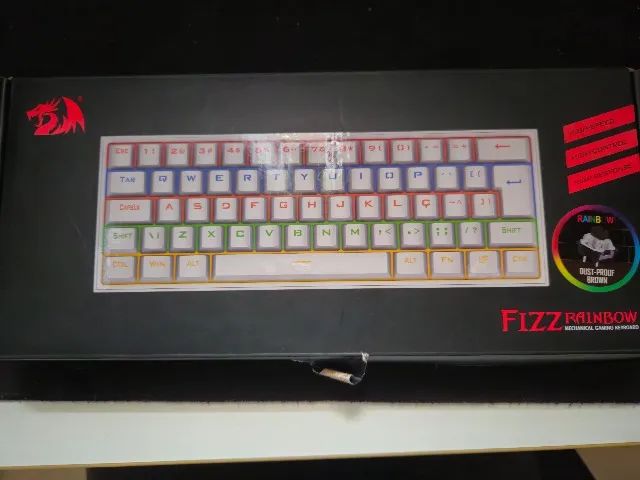 Teclado Mecânico Redragon Fizz Rainbow 60% Branco Switch Marrom - Foto 2