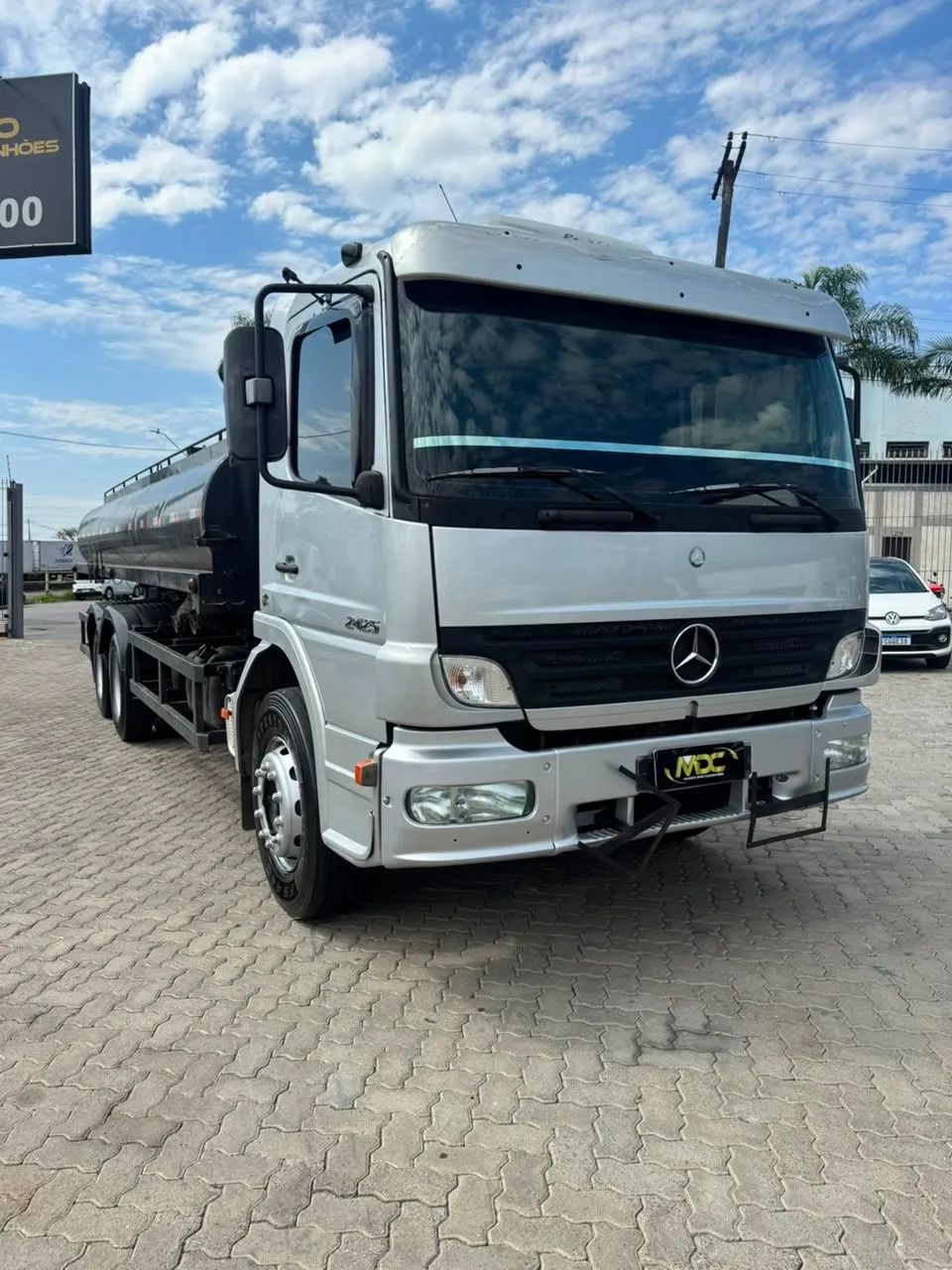 Atego 2425 3-Eixos 2p (diesel)
