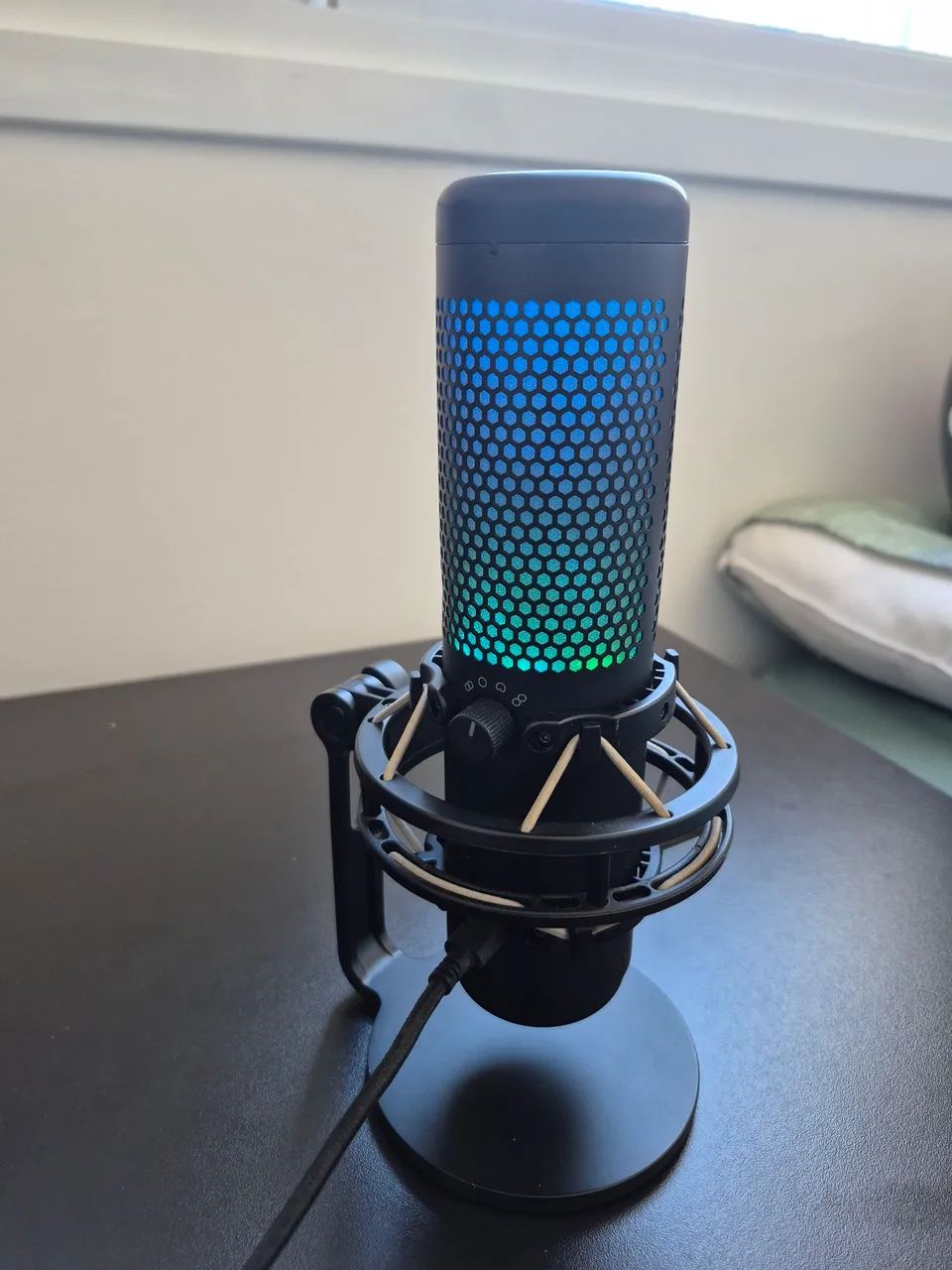 MICROFONE HYPERX QUADCAST S ? CONDENSADOR RGB - Foto 3