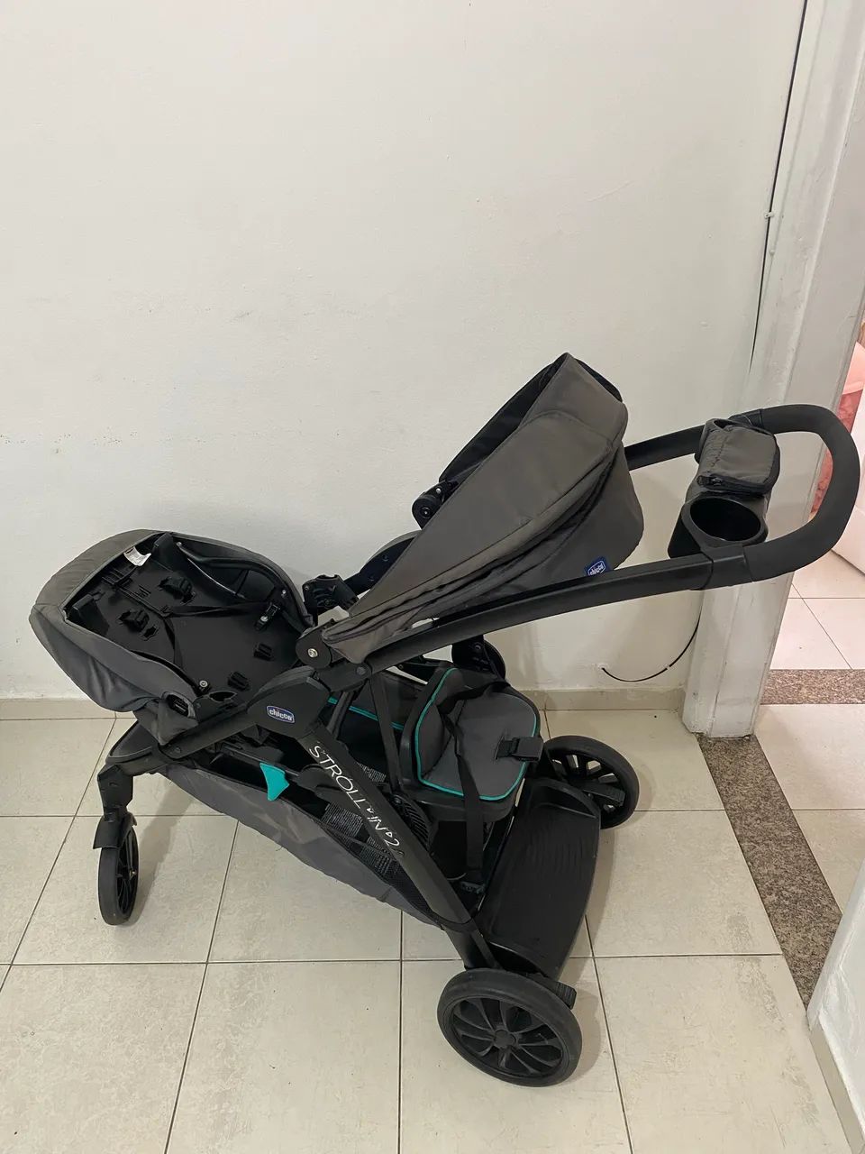 Carrinho de bebê 2 lugares usado  - Foto 3
